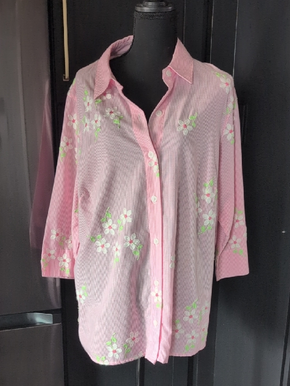 Alfred Dunner Pink Striped Shirt with White Floral Embroidery XL Button Front